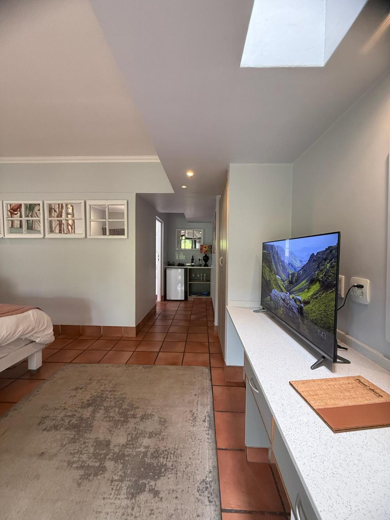 Dolphin Dunes Guesthouse Уилдернесс Экстерьер фото