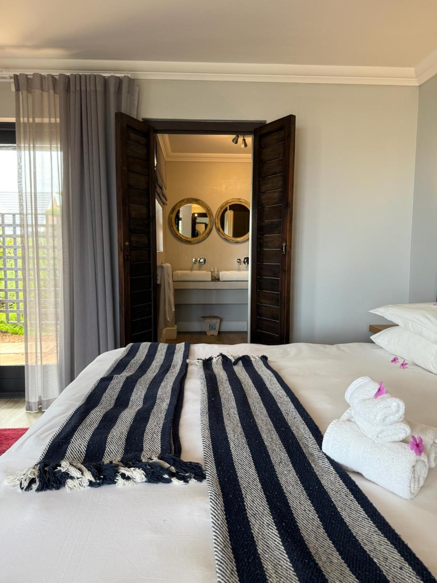 Dolphin Dunes Guesthouse Уилдернесс Экстерьер фото