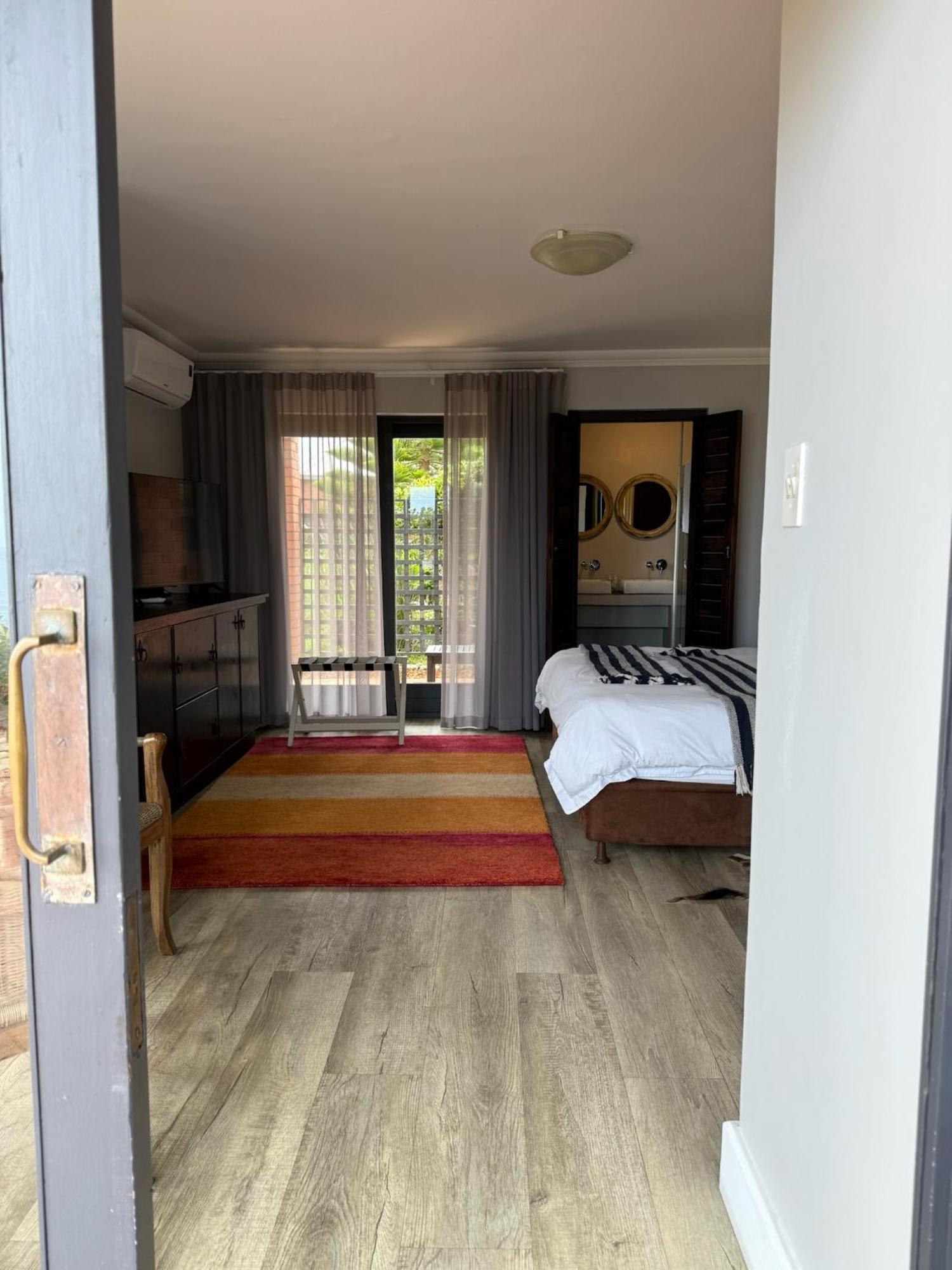 Dolphin Dunes Guesthouse Уилдернесс Экстерьер фото